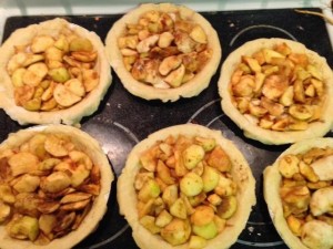 picture of apple pies